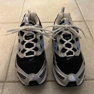 Women’s size 6.5 Vintage Nike sneakers